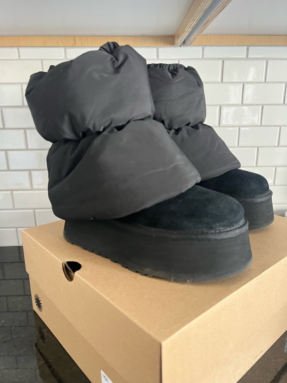 UGG Classic Mini Dipper Puffer
Platform Boot